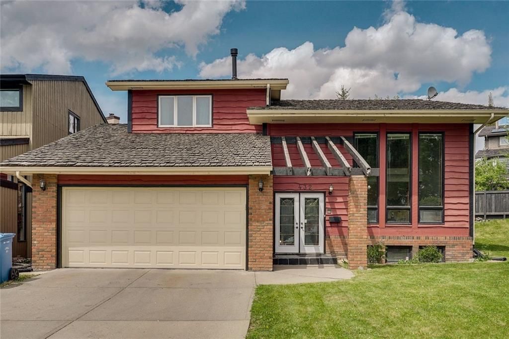 Main Photo: 432 RANCH ESTATES Place NW in Calgary: Ranchlands Detached for sale : MLS®# C4300339