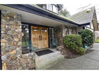 Photo 2: 4239 Lynnfield Cres in VICTORIA: SE Mt Doug House for sale (Saanich East)  : MLS®# 719912