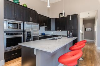 Photo 8: 10364 Allbay Rd in Sidney: Si Sidney North-East Half Duplex for sale : MLS®# 960940