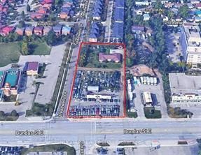 Photo 1: 1721 Dundas Street E in Mississauga: Dixie Property for sale : MLS®# W8400556
