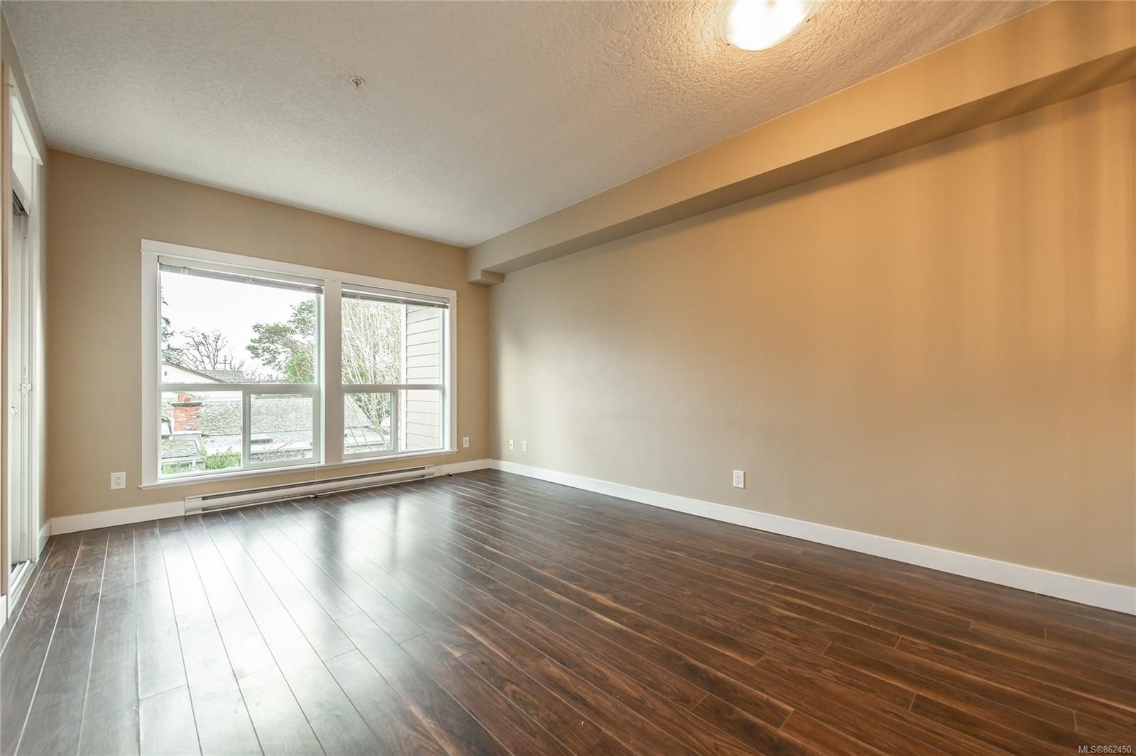 Photo 2: Photos: 204 938 Dunford Ave in Langford: La Langford Proper Condo for sale : MLS®# 862450