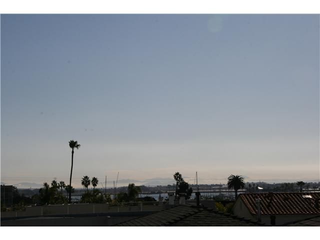 Main Photo: POINT LOMA Residential for sale or rent : 2 bedrooms : 1527 Evergreen in San Diego