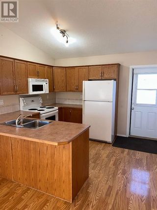 Photo 11: 147 Kodiak Crescent N in Lethbridge: House for sale : MLS®# A2094121