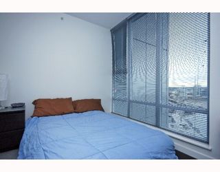 Photo 5: 1803 131 REGIMENT Square in Vancouver: Downtown VW Condo for sale (Vancouver West)  : MLS®# V779934