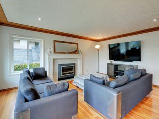 Photo 3: 1017 Southover Lane in Saanich: SE Broadmead House for sale (Saanich East)  : MLS®# 921969