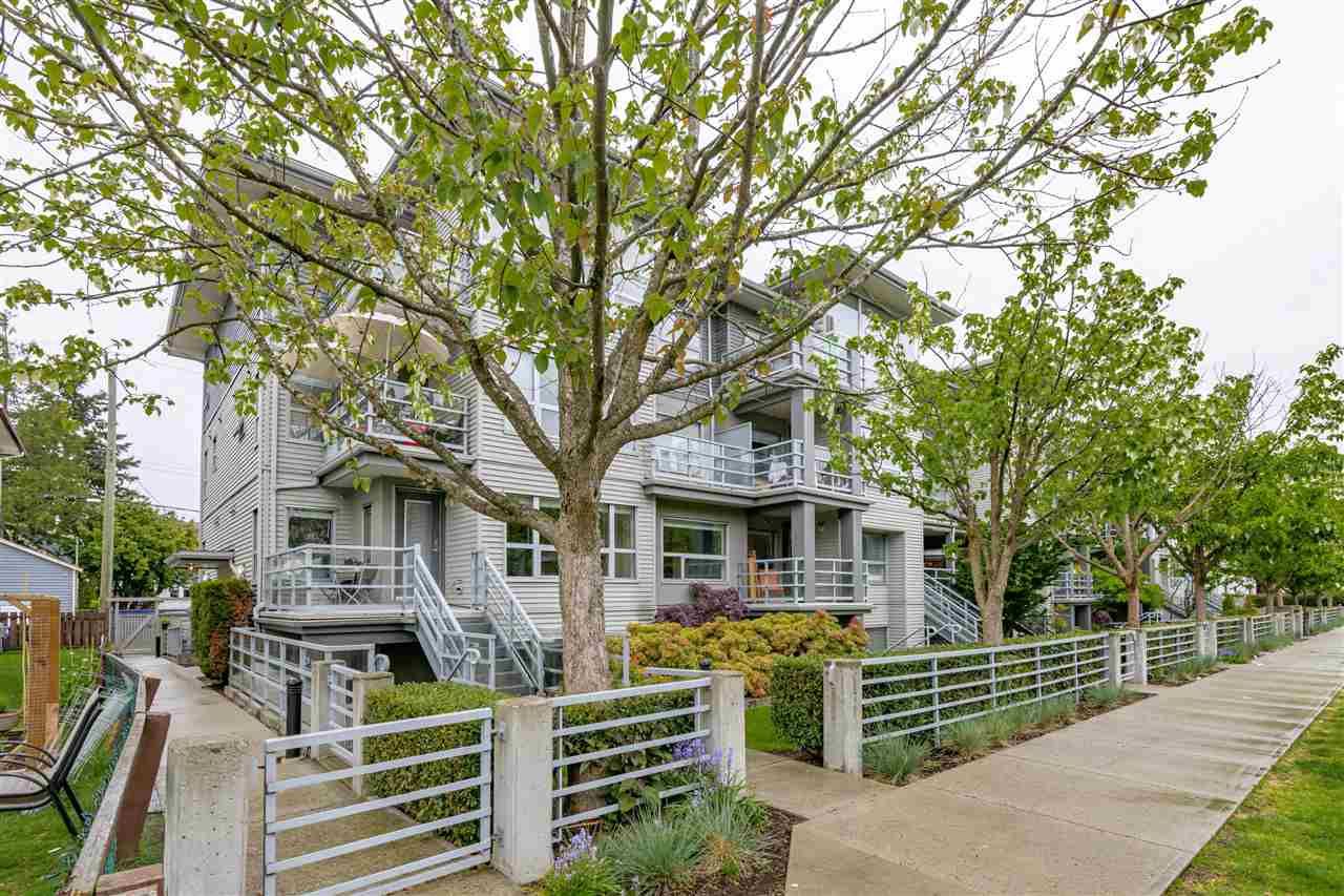 Main Photo: 3171 W 4TH Avenue in Vancouver: Kitsilano Townhouse for sale in "BRIDGEWATER" (Vancouver West)  : MLS®# R2575713