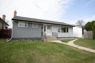 Photo 3: 716 Simpson Avenue in Winnipeg: East Kildonan Residential for sale (3B)  : MLS®# 202111309
