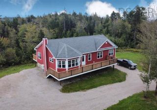 Photo 3: 342 Highway 14 in Robinsons Corner: 405-Lunenburg County Residential for sale (South Shore)  : MLS®# 202319801