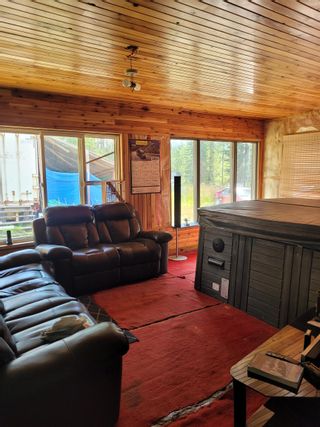 Photo 3: 3838 BLUE RIDGE Road in Quesnel: Quesnel - Rural North House for sale in "Barkerville Highway" : MLS®# R2718319