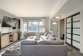 Photo 3: 4308 45 Street SW in Calgary: Glamorgan Detached for sale : MLS®# A1180739