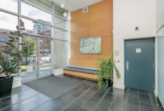 Photo 3: 403 2483 SPRUCE Street in Vancouver: Fairview VW Condo for sale in "SKYLINE" (Vancouver West)  : MLS®# R2189151