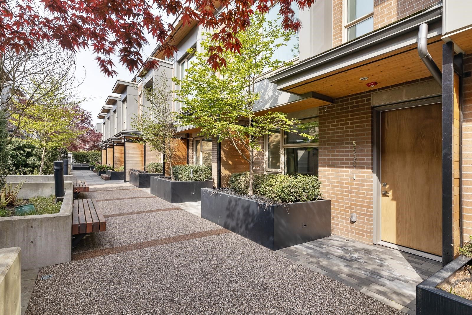 Main Photo: 5530 OAK Street in Vancouver: Cambie Townhouse for sale in "BENNETT" (Vancouver West)  : MLS®# R2716604