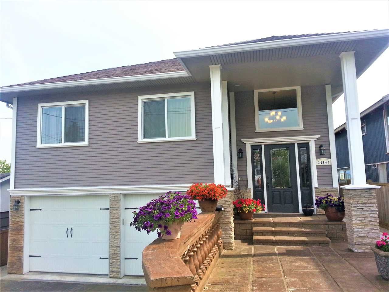 Main Photo: 32946 12TH Avenue in Mission: Mission BC House for sale : MLS®# R2159335