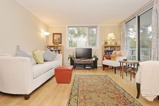 Photo 5: 401 2165 W 40TH Avenue in Vancouver: Kerrisdale Condo for sale in "THE VERONICA" (Vancouver West)  : MLS®# R2117072