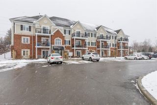 Photo 3: 208 930 Wentworth Street in Peterborough: 2 Central Condo/Apt Unit for sale (Peterborough West)  : MLS®# 40368278