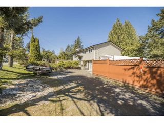 Photo 2: 26677 29 Avenue in Langley: Aldergrove Langley House for sale : MLS®# R2567945