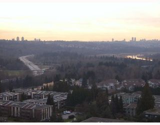 Photo 5: 2303 3755 BARTLETT Court in Burnaby: Sullivan Heights Condo for sale in "TIMBERLEA" (Burnaby North)  : MLS®# V794353