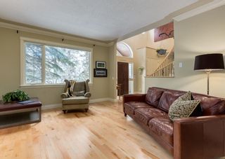 Photo 6: 2 Bowbank Crescent NW in Calgary: Bowness Detached for sale : MLS®# A1189933