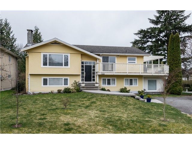 Main Photo: 40261 Kalodon Road in Squamish: Garibaldi Estates House for sale : MLS®# V1056128