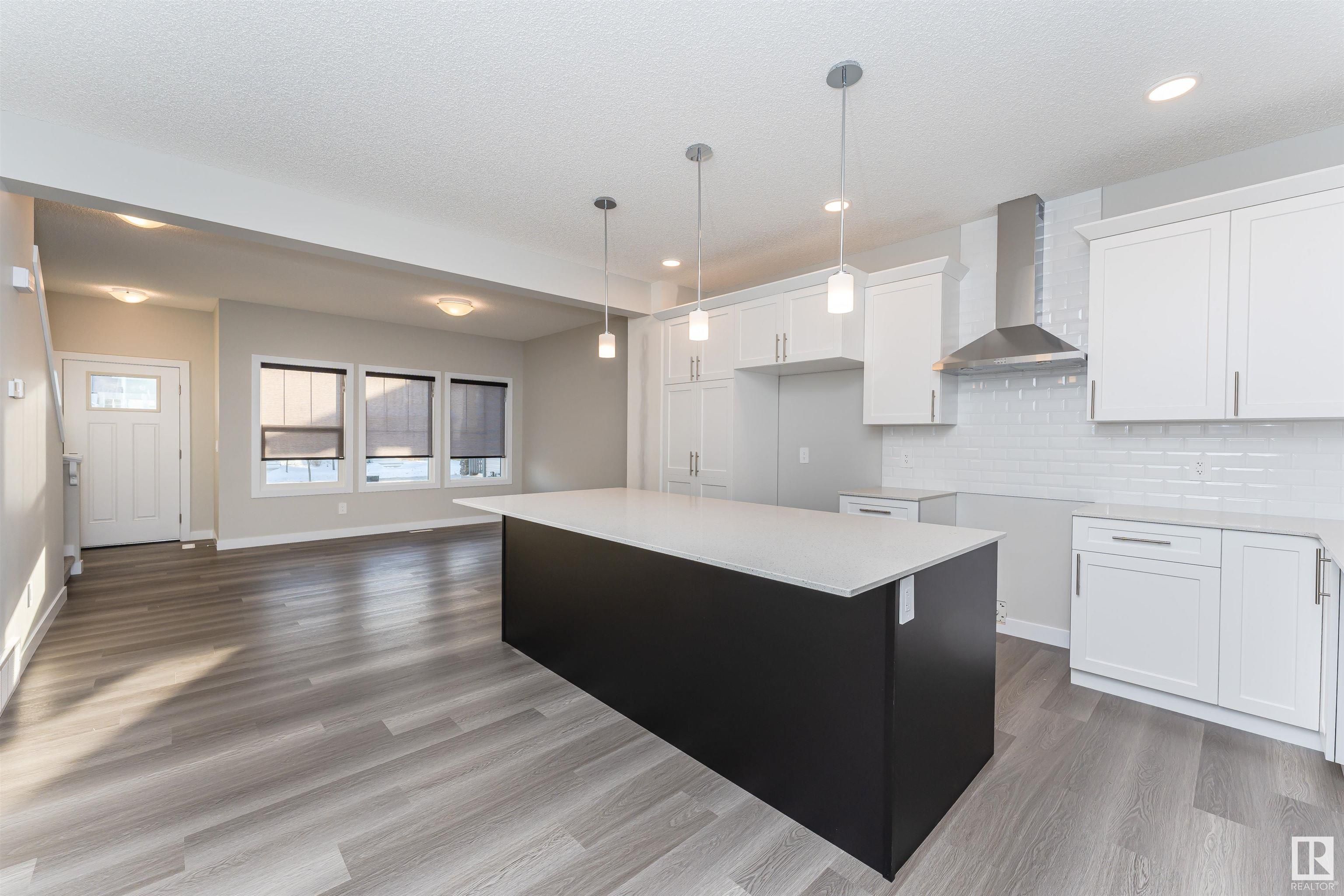 Main Photo:  in Edmonton: Zone 55 Attached Home for sale : MLS®# E4332585