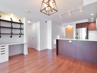 Photo 7: 320 221 E 3RD Street in North Vancouver: Lower Lonsdale Condo for sale : MLS®# R2877047