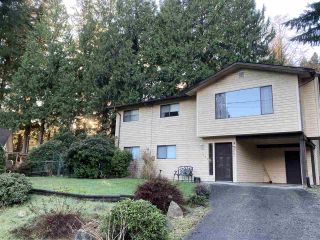 Photo 1: 1453 DAVIDSON Road in Gibsons: Gibsons & Area House for sale in "LANGDALE" (Sunshine Coast)  : MLS®# R2530486