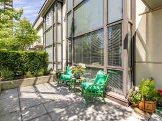Photo 2: 18 4118 DAWSON Street in Burnaby: Brentwood Park Townhouse for sale in "TANDEM" (Burnaby North)  : MLS®# R2183913