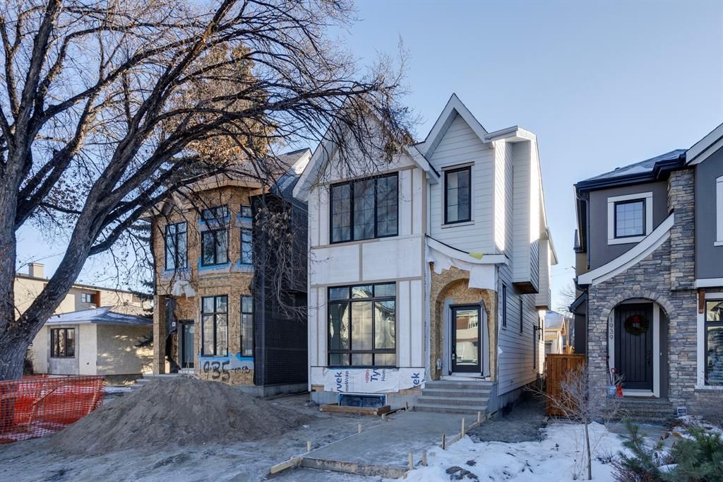 Main Photo: 1937 43 Avenue SW in Calgary: Altadore Detached for sale : MLS®# A2022039