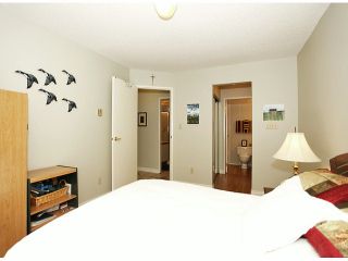 Photo 15: 209 1280 FIR Street: White Rock Condo for sale in "Oceana Villa" (South Surrey White Rock)  : MLS®# F1406984