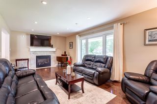 Photo 4: 716 Acadia Drive SE in Calgary: Maple Ridge Detached for sale : MLS®# A1257405