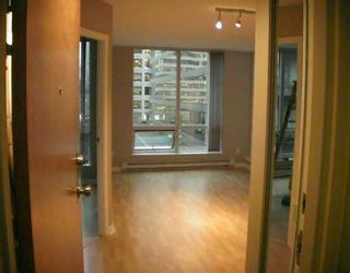 Photo 2: 1166 MELVILLE Street in Vancouver: Coal Harbour Condo for sale in "ORCA PLACE" (Vancouver West)  : MLS®# V618983