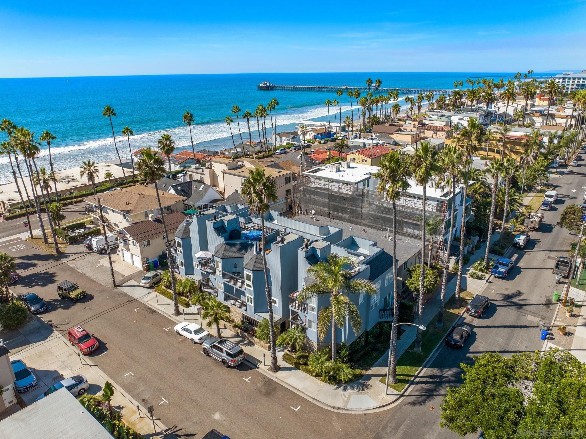 Main Photo: OCEANSIDE Townhouse for sale : 2 bedrooms : 200 Pine St #1