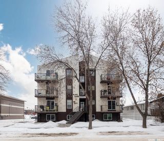 Photo 1: 104 105 110th Street in Saskatoon: Sutherland Residential for sale : MLS®# SK958399