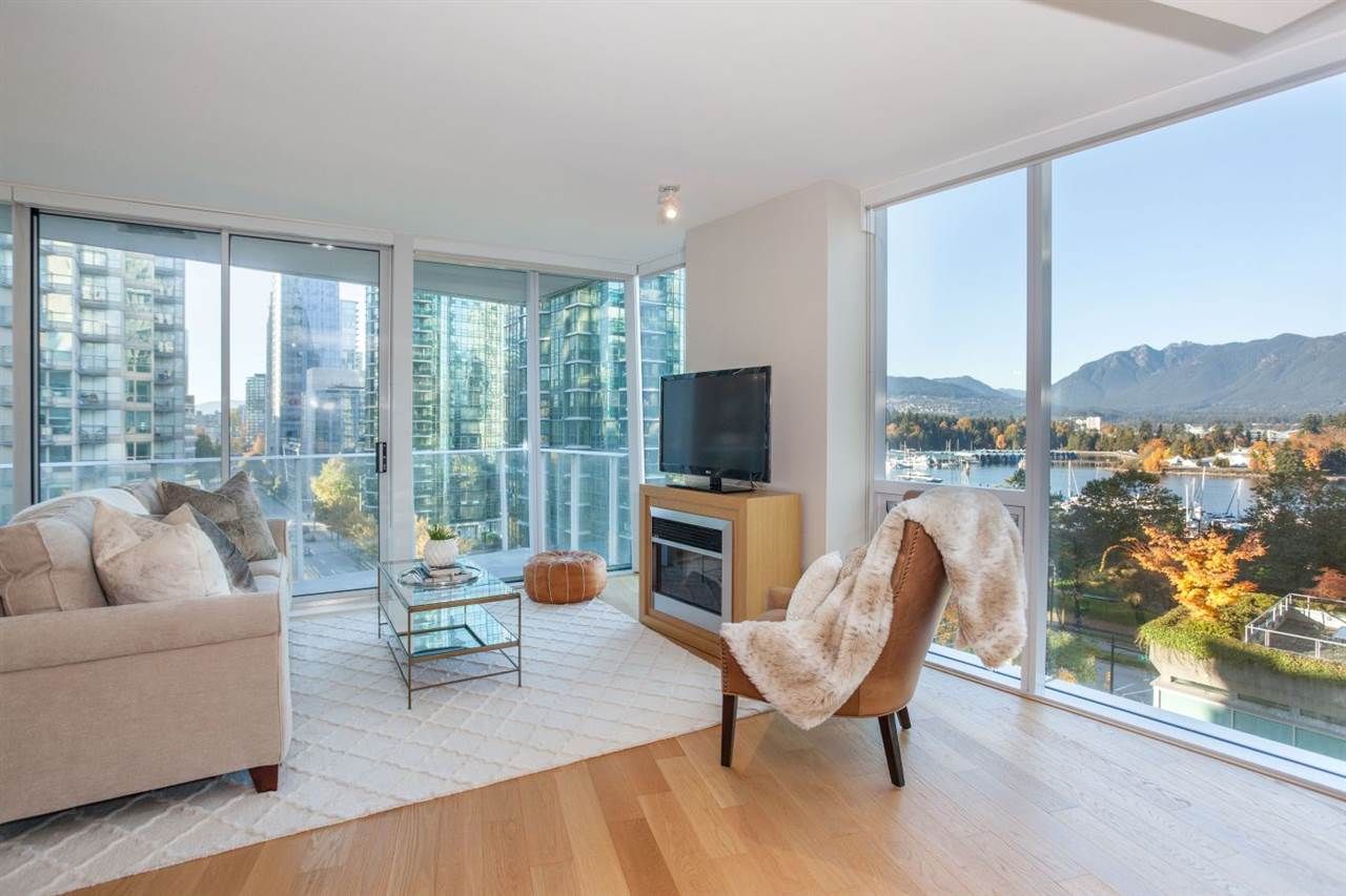 Main Photo: 801 1277 MELVILLE Street in Vancouver: Coal Harbour Condo for sale in "FLATIRON" (Vancouver West)  : MLS®# R2253012