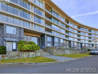 Photo 3: 401 5332 Sayward Hill in Saanich: Residential for sale : MLS®# 376512