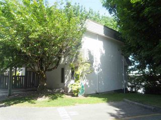 Photo 1: 41 2830 W BOURQUIN Crescent in Abbotsford: Central Abbotsford Townhouse for sale in "ABBOTSFORD COURT" : MLS®# R2074174