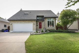 Photo 1: 69 Sammons Crescent in Winnipeg: Charleswood Residential for sale (1G)  : MLS®# 202116723