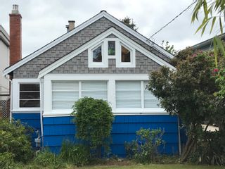 Photo 1: 882 LEE Street: White Rock House for sale (South Surrey White Rock)  : MLS®# R2762396