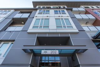 Photo 2: 302 202 E 24TH Avenue in Vancouver: Main Condo for sale in "BLUETREE ON MAIN" (Vancouver East)  : MLS®# R2667771