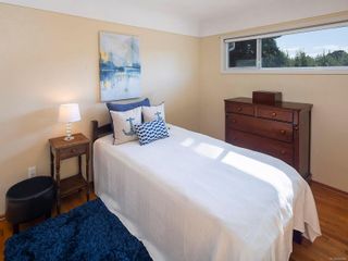Photo 10: 1153 Heald Ave in Esquimalt: Es Saxe Point House for sale : MLS®# 856869