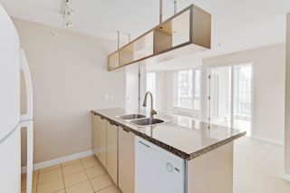 Photo 9: 810 1082 SEYMOUR Street in Vancouver: Downtown VW Condo for sale in "FREESIA" (Vancouver West)  : MLS®# R2512604