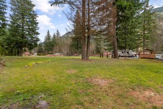 Photo 27: 11 28775 TRANS CANADA Highway in Yale: Yale – Dogwood Valley Manufactured Home for sale (Fraser Canyon)  : MLS®# R2852572