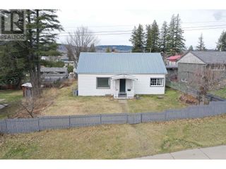 Photo 2: 355 WILSON STREET in Quesnel: House for sale : MLS®# R2869427