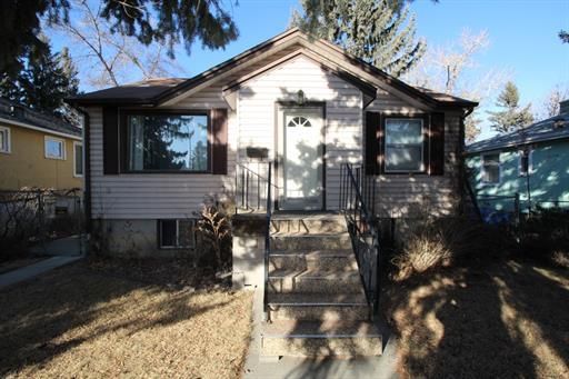 Main Photo: 512 23 Avenue NE in Calgary: Winston Heights/Mountview Detached for sale : MLS®# A2027721