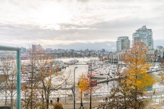 Photo 36: 3A 1067 MARINASIDE Crescent in Vancouver: Yaletown Townhouse for sale in "Quaywest" (Vancouver West)  : MLS®# R2741337