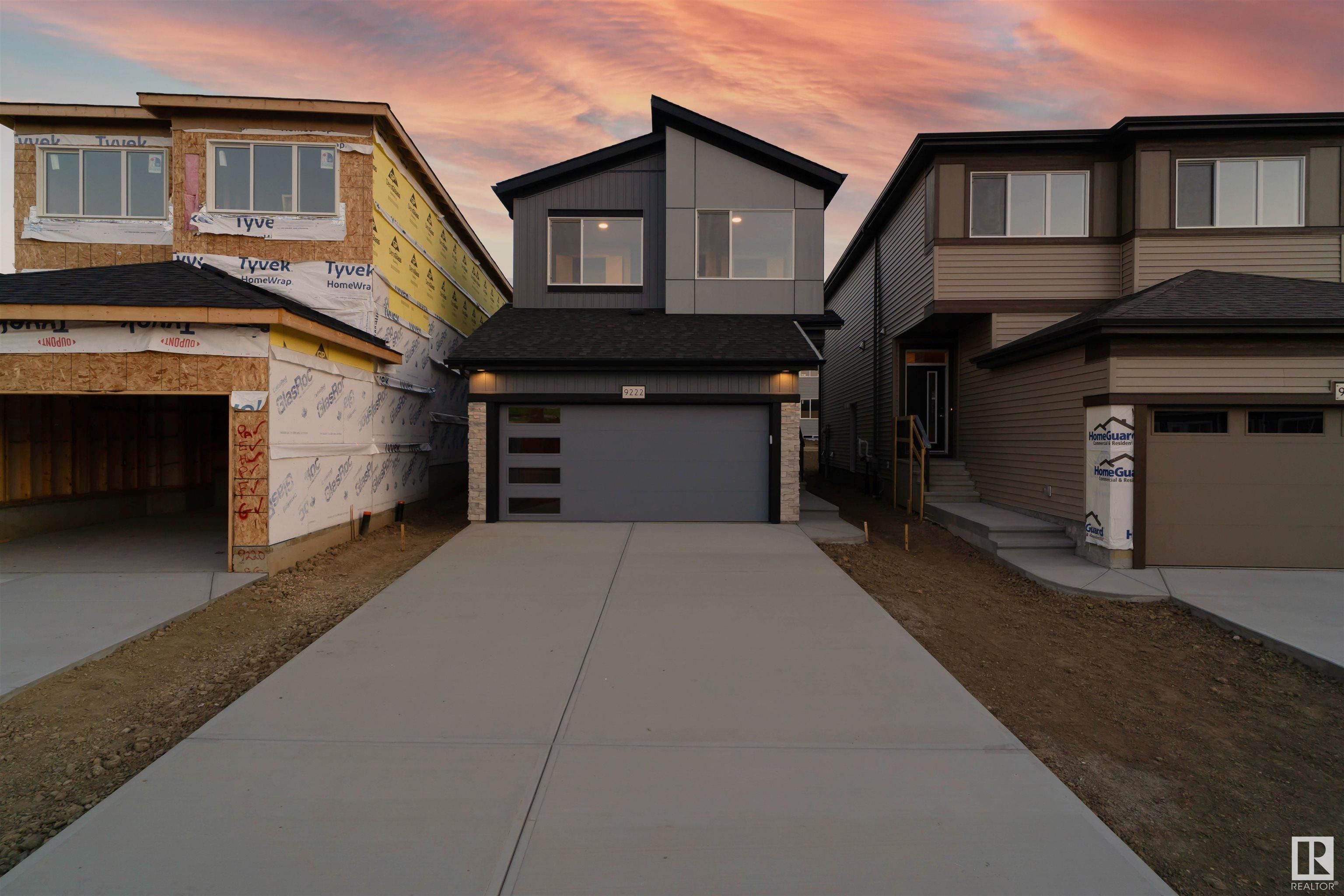 Main Photo: 9222 PEAR Drive in Edmonton: Zone 53 House for sale : MLS®# E4313982
