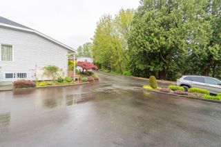 Photo 3: 9 33020 MACLURE Road in Abbotsford: Central Abbotsford Townhouse for sale in "Willband Creek Estates" : MLS®# R2683618