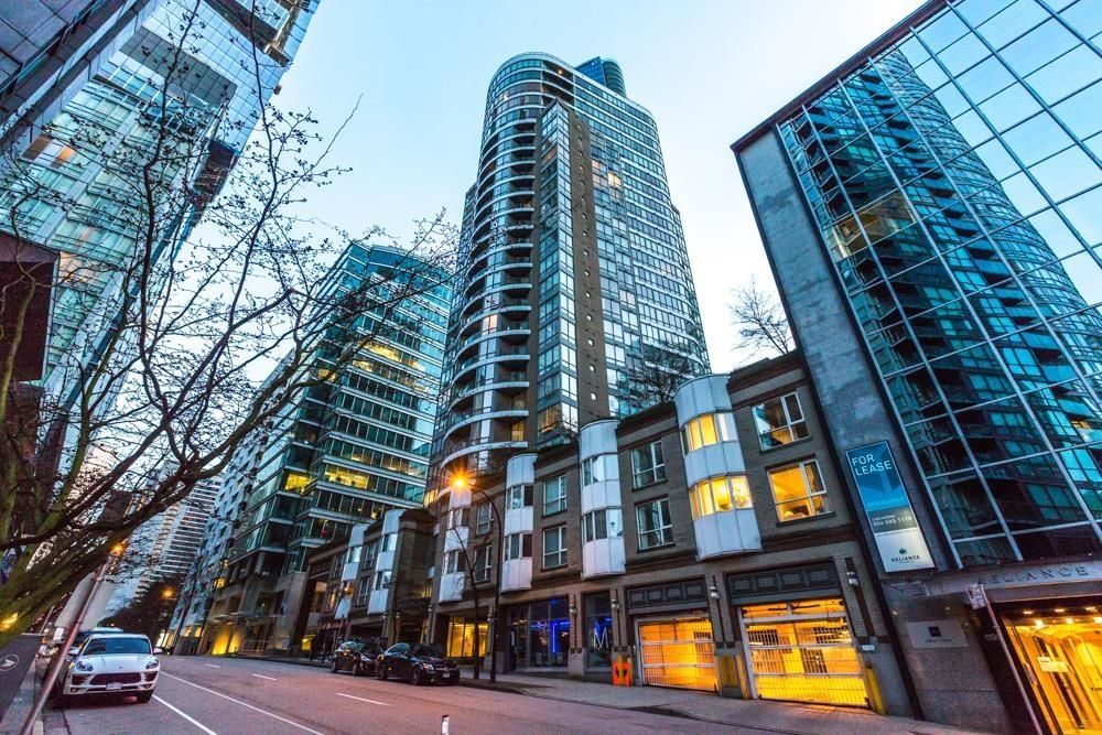 Main Photo: 1902 1166 MELVILLE Street in Vancouver: Coal Harbour Condo for sale (Vancouver West)  : MLS®# R2766979