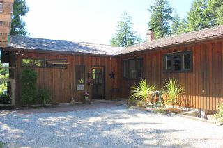 Photo 1: 8175 WESTWOOD Road in Halfmoon Bay: Halfmn Bay Secret Cv Redroofs House for sale in "WELCOME WOODS" (Sunshine Coast)  : MLS®# R2180391