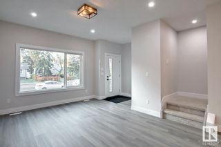 Photo 2: 11228 72 Avenue in Edmonton: Zone 15 House Half Duplex for sale : MLS®# E4341066